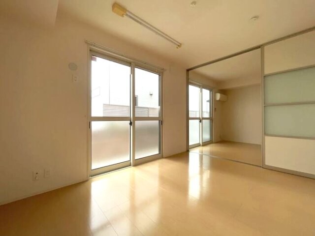 イソラ フェリジェⅡの物件内観写真