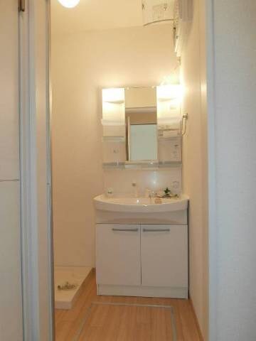 ヴィヴレ堀川の物件内観写真