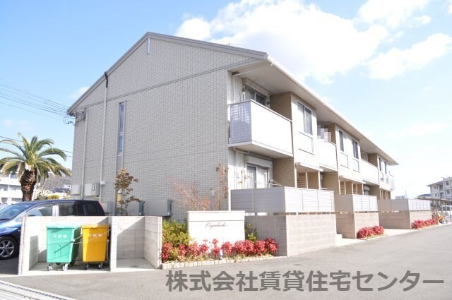 クロカンブッシュの物件外観写真