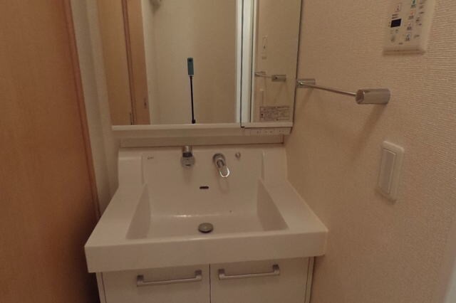 シャルム・ポンテ重根の物件内観写真