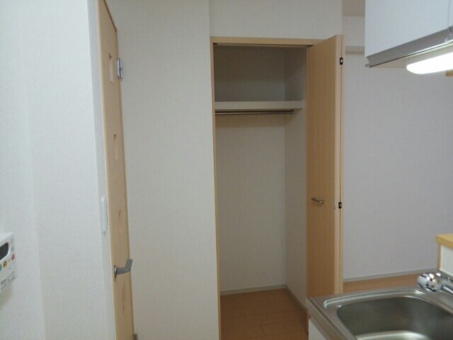 紀三井寺駅 バス8分  浜の宮下車：停歩6分 2階の物件内観写真