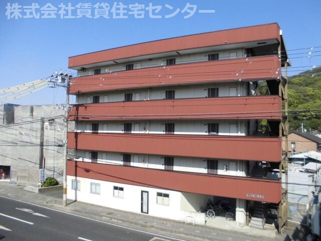 ピュア紀三井寺の物件外観写真