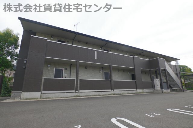 パインズコートⅤの物件外観写真