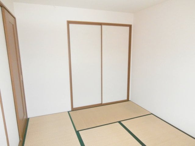 六十谷駅 バス12分  公民館前下車：停歩7分 2階の物件内観写真