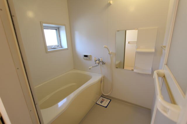 フローラル・アイの物件内観写真