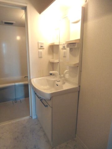 テラス新中通の物件内観写真