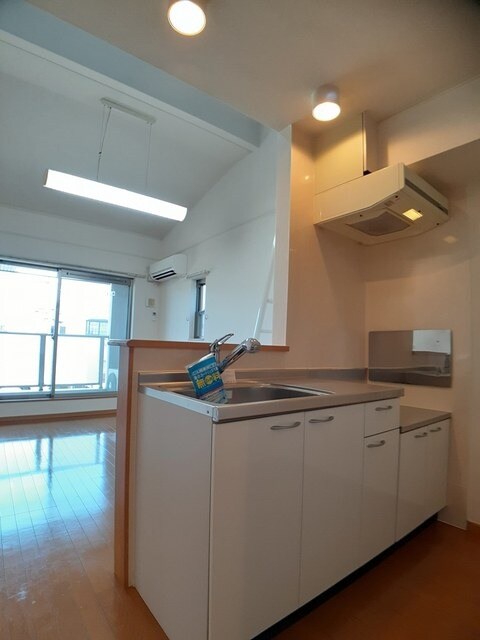 ぺシュール西小二里の物件内観写真