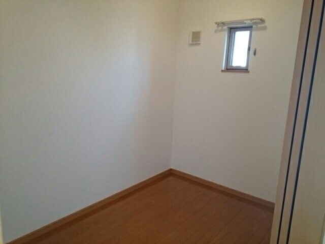 ぺシュール西小二里の物件内観写真