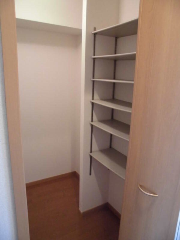 ぺシュール西小二里の物件内観写真