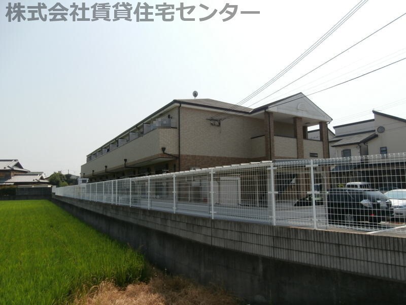 フジパレス水道路の物件外観写真