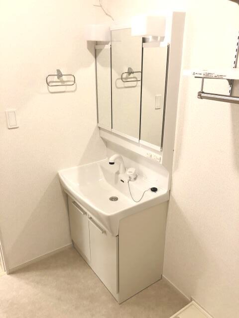 ロイズ紀三井寺Ⅱの物件内観写真