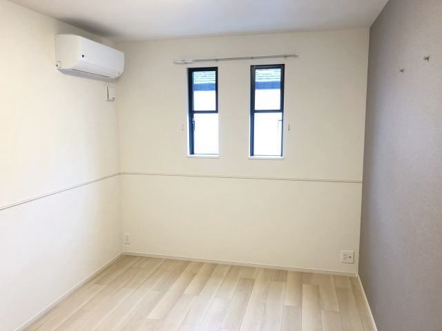 ロイズ紀三井寺Ⅱの物件内観写真