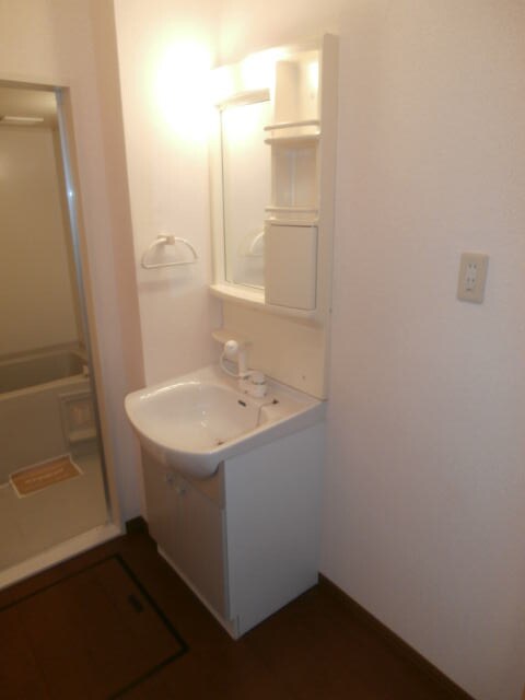 パインズコートの物件内観写真