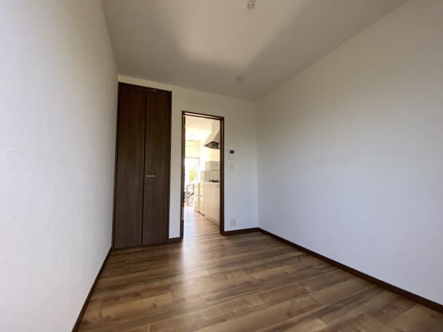 TJ鳴神2の物件内観写真