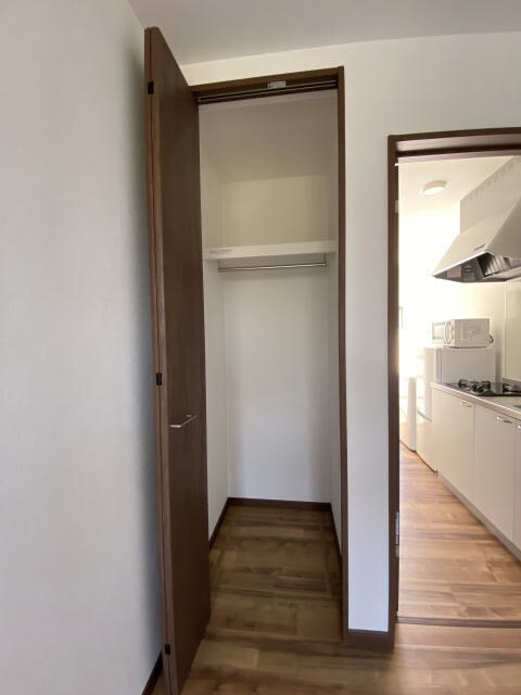 TJ鳴神2の物件内観写真