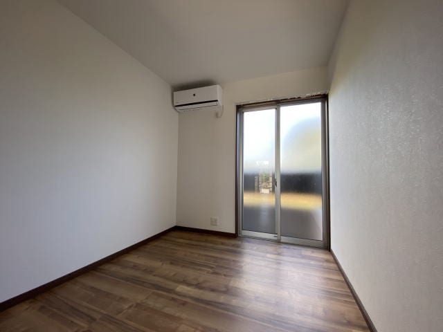 TJ鳴神2の物件内観写真