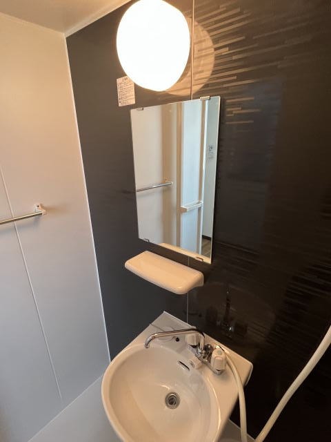 TJ鳴神2の物件内観写真