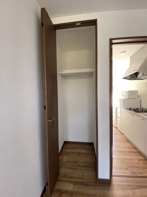 TJ鳴神2の物件内観写真