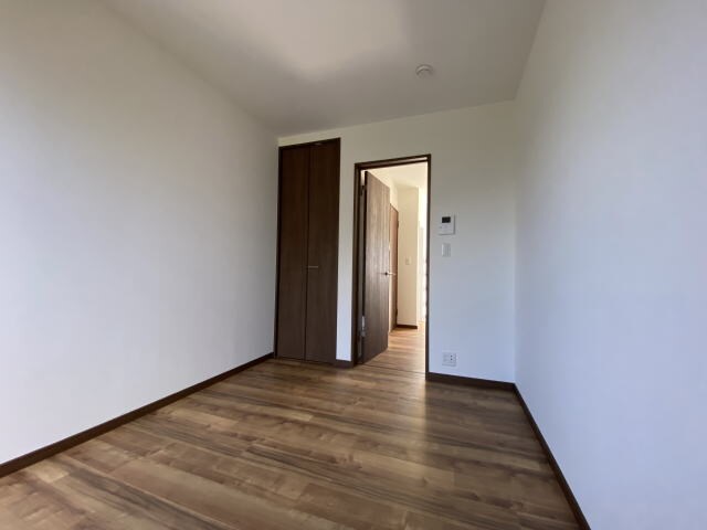 TJ鳴神2の物件内観写真