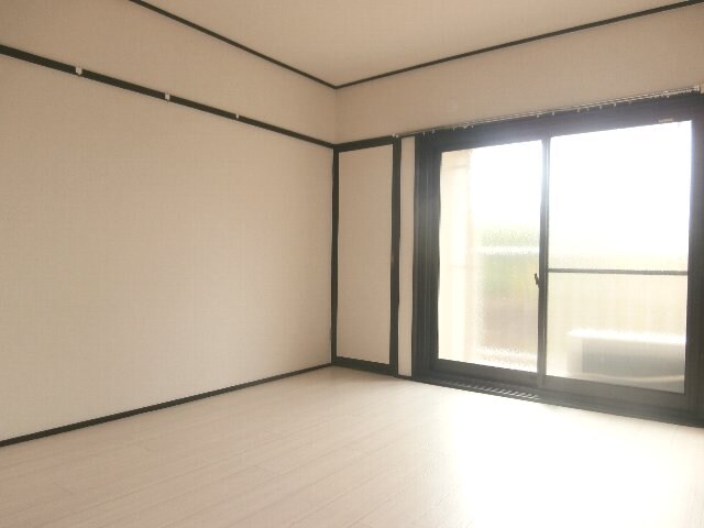 プレゼンス紀伊2の物件内観写真