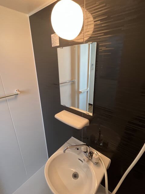 TJ鳴神2の物件内観写真