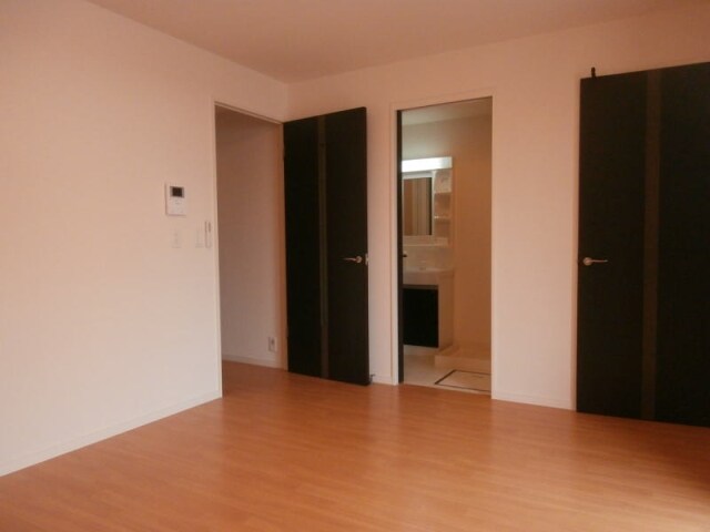 モイス・シャームの物件内観写真