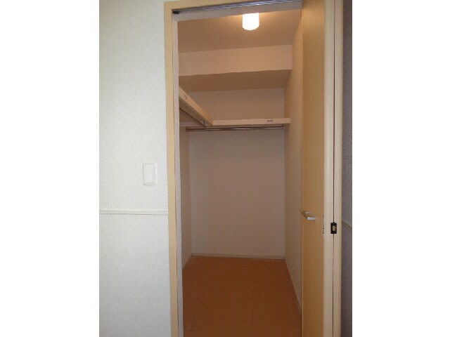 ランプロン アヤⅠの物件内観写真