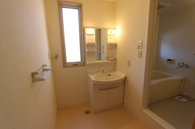 フローラル・アイの物件内観写真