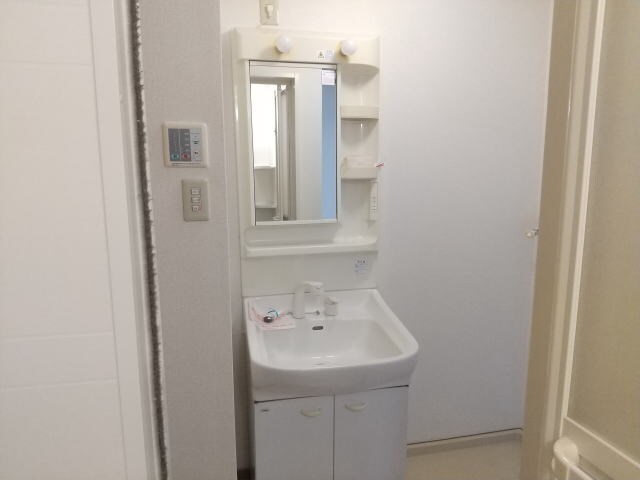 メゾンコニファーⅡの物件内観写真