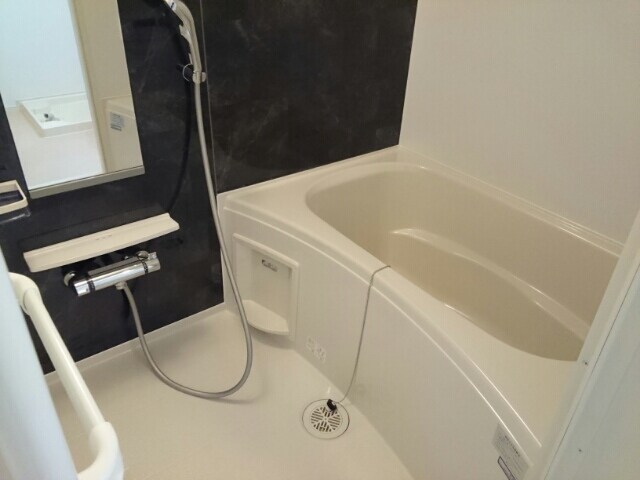 コンフォールの物件内観写真