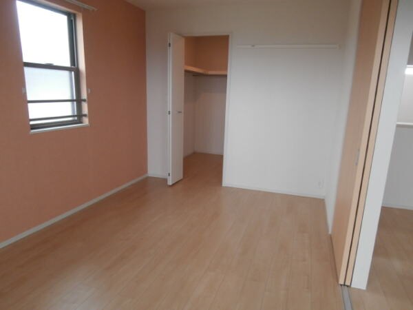 リバー・フォールドの物件内観写真