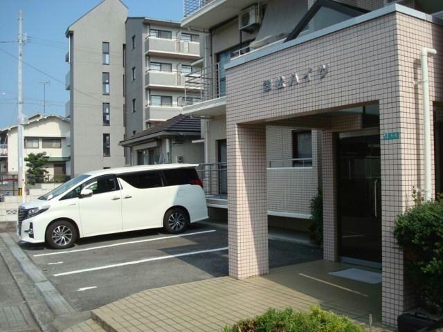 翆松ハイツの物件外観写真