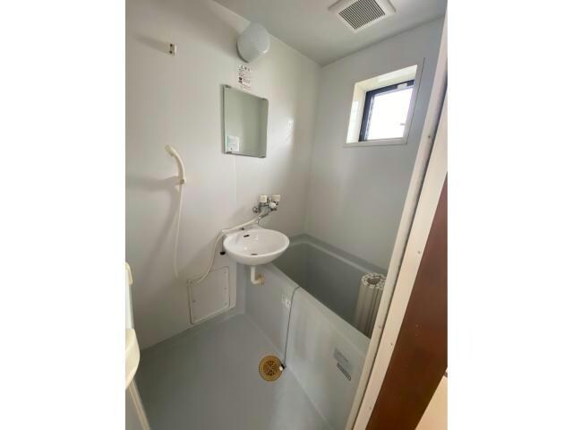 シャンローズ東香里2の物件内観写真