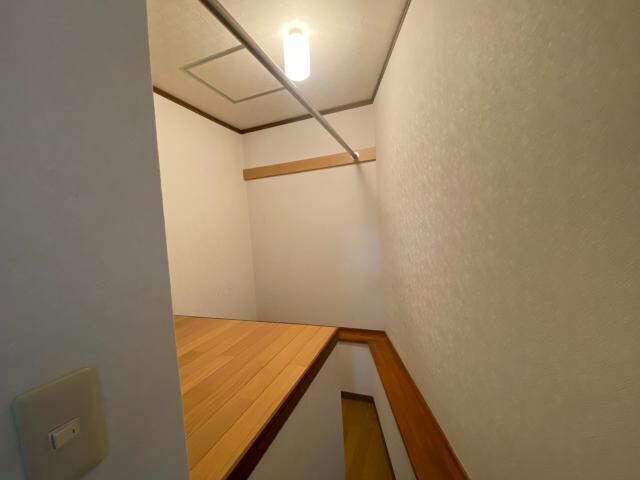 シャンローズ東香里2の物件内観写真