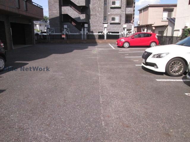 パレス国領の物件外観写真