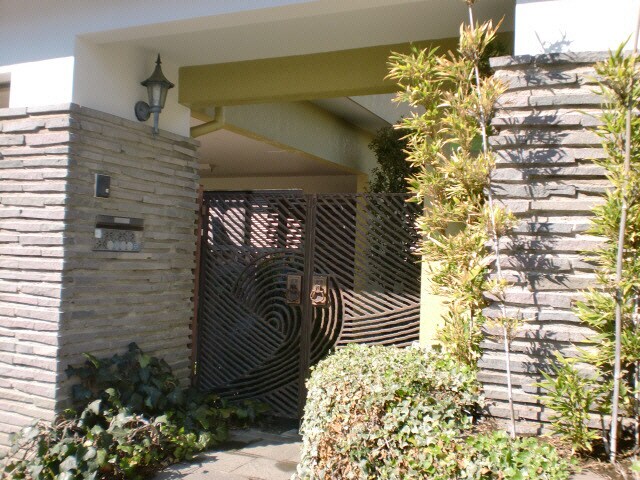 鼻高町貸住宅の物件外観写真