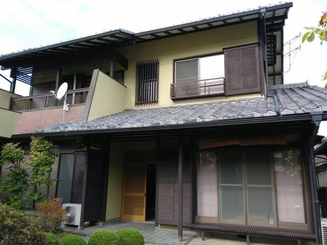 鼻高町貸住宅の物件外観写真