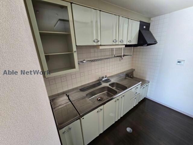 クイーンハイツ静峰の物件内観写真