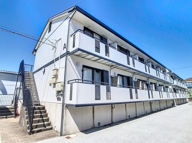 kanada A棟の物件外観写真