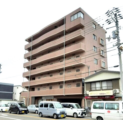 プルミエールの物件外観写真