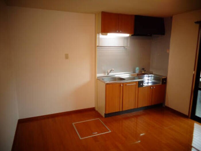 エピナール D棟の物件内観写真