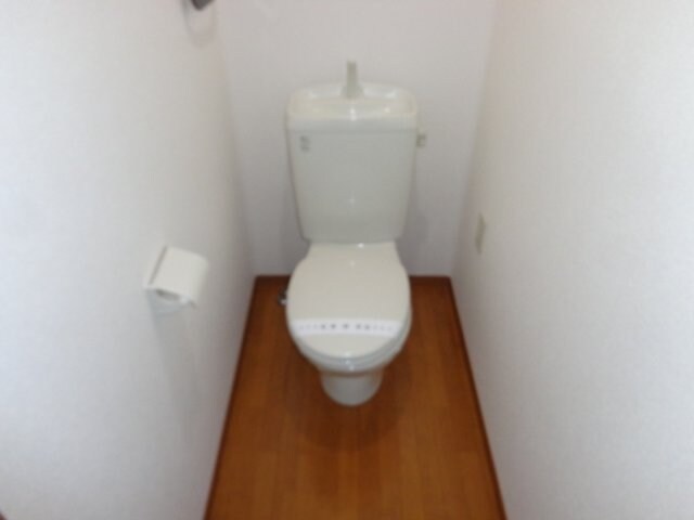 エピナール D棟の物件内観写真