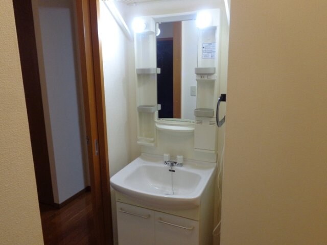 エピナール D棟の物件内観写真