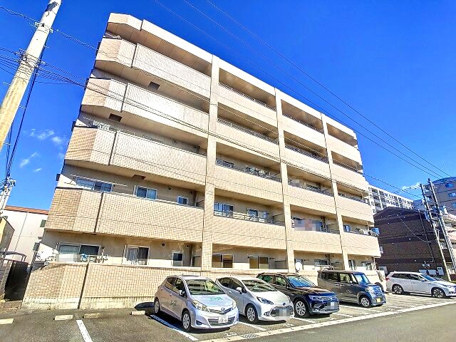 フィネス南川添の物件外観写真