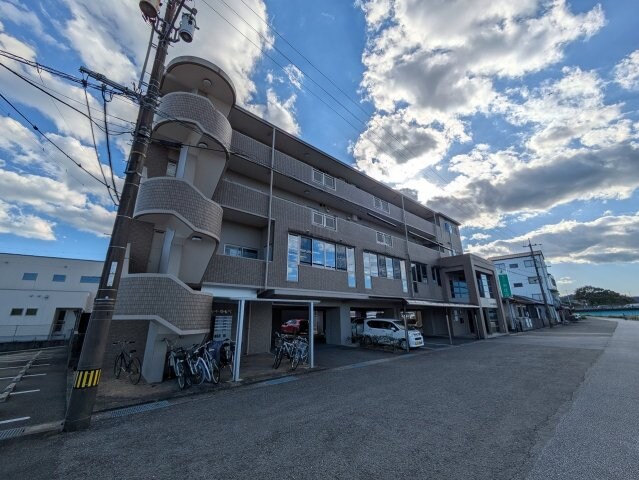 リーヴァかもべの物件外観写真