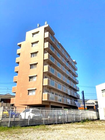 ブライトンコート中万々の物件外観写真