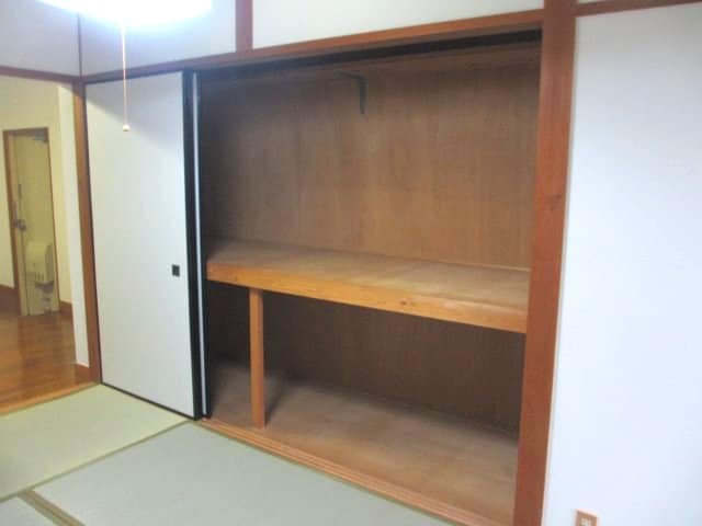 ロイヤル西町の物件内観写真