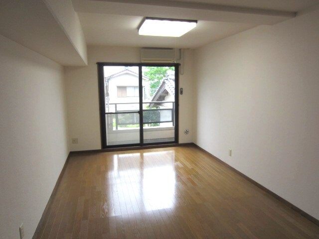 エントランスパークビルの物件内観写真