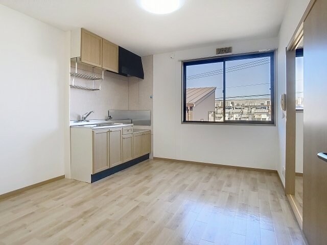 エステート六泉寺 B棟の物件内観写真