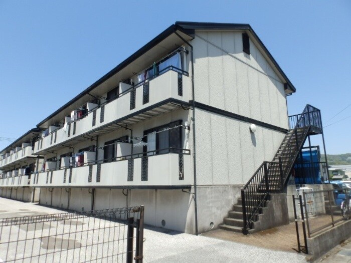 kanada B棟の物件外観写真